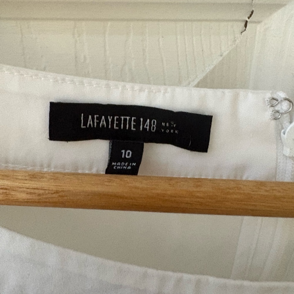 Lafayette 148 white peplum style white sleeveless top size 10 stretch - Picture 4 of 10
